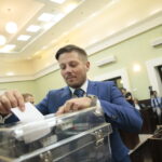 Pierwsza sesja kieleckiej Rady Miasta kadencji 2018-2023. Na zdjęciu Marcin Chłodnicki - SLD / Marzena Mąkosa / Radio Kielce