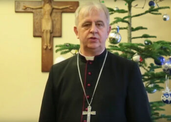Biskup kielecki Jan Piotrowski / Marzena Mąkosa / Radio Kielce