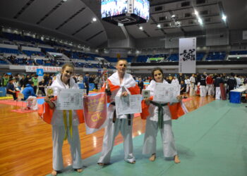 Trzy medale przywieźli przedstawiciele Klubu Karate Kyokushin Chikara Kielce z międzynarodowego turnieju International Frendship Karate Championship w Osace / KKK Chikara Kielce