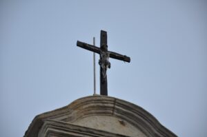 Święty Krzyż. Zakończył się remont bramy wschodniej Bazyliki na Świętym Krzyżu / ojciec Dariusz Malajka