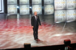 Gala "100 Pomników Historii na Stulecie Odzyskania Niepodległości". Minister Kultury i Dziedzictwa Narodowego prof. Piotr Gliński / Michał Kita / Radio Kielce