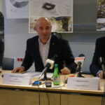 Konferencja w Kieleckim Parku Technologicznym. Na zdjęciu (od lewej): Łukasz Dziedzic - prezes zarządu EkoEnergia sp. z o.o., Szymon Mazurkiewicz -dyrektor KPT, Bogdan Wenta – prezydent Kielc. / Witor Dziarmaga / Radio Kielce