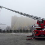 Wóz bojowy z drabiną o długości 37 metrów trafił do jednostki ratowniczo-gaśniczej nr 1 Komendy Państwowej Straży Pożarnej w Ostrowcu Świętokrzyskim / Emilia Sitarska / Radio Kielce