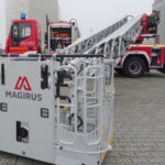 Wóz bojowy z drabiną o długości 37 metrów trafił do jednostki ratowniczo-gaśniczej nr 1 Komendy Państwowej Straży Pożarnej w Ostrowcu Świętokrzyskim / Emilia Sitarska / Radio Kielce