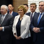 Spotkanie opłatkowe Prawa i Sprawiedliwości. Od prawej: poseł Marek Kwitek, przewodniczący sejmiku województwa świętokrzyskiego Andrzej Pruś, radna Danuta Krępa, poseł Krzysztof Lipiec / Anna Głąb / Radio Kielce