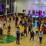 Jędrzejów. Mikołajkowy Charytatywny  Maraton Zumby / Ewa Pociejowska - Gawęda / Radio Kielce