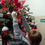 Żołnierze przywieźli choinkę do Ogniska Wychowawczego Caritas w Jędrzejowie / Ewa Pociejowska-Gawęda / Radio Kielce