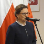 Wojewoda świętokrzyski Agata Wojtyszek (na zdjęciu) wręczyła listy gratulacyjne samorządowcom siedmiu miejscowości, które od wtorku staną się miastami / Michał Kita / Radio Kielce