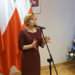 Wojewoda świętokrzyski Agata Wojtyszek wręczyła listy gratulacyjne samorządowcom siedmiu miejscowości, które od wtorku staną się miastami. Anna Krupka, wiceminister sportu i turystyki / Michał Kita / Radio Kielce