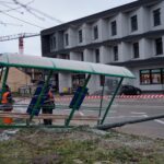 Kielce. Autobus wjechał w przystanek na ulicy Okrzei / Karol Żak / Radio Kielce