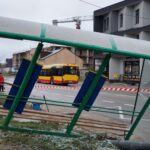 Kielce. Autobus wjechał w przystanek na ulicy Okrzei / Karol Żak / Radio Kielce