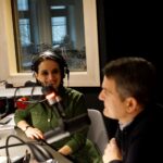 Akcja "Choinka pod choinkę 2018". Dzień pierwszy. Magdalena Sitek i profesor Jacek Semaniak - rektor UJK / Karol Żak / Radio Kielce