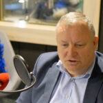 Choinka pod choinkę. Drugi dzień akcji. Na zdjęciu: sędzia Sądu Okręgowego w Kielcach Jan Klocek / Kamil Król / Radio Kielce