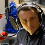 Choinka pod choinkę. Drugi dzień akcji. Na zdjęciu: aspirant Mariusz Bednarski z Komendy Wojewódzkiej Policji w Kielcach / Kamil Król / Radio Kielce