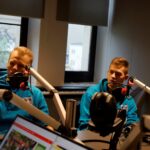 Kielce. Choinka pod choinkę. Dzień czwarty akcji. Marcin Karakuła i Michał Godlewski - siatkarze Buskowianki Kielce / Karol Żak / Radio Kielce
