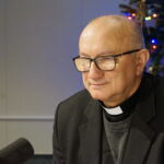 Piąty dzień akcji „Choinka pod choinkę”. Ojciec Zygfryd Wiecha ze Świętego Krzyża / Kamil Król / Radio Kielce