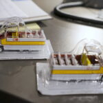 Miniatury papieskiego papa mobile, zrekonstruowanego przez Marka Adamczaka / Kamil Król / Radio Kielce