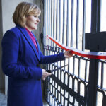 Oficjalne oddanie po renowacji zabytkowej Bramy Wschodniej. Wiceminister sportu i turystyki Anna Krupka / Jarosław Kubalski / Radio Kielce