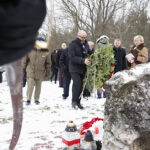 Łopuszno. Obchody 75. rocznicy rozstrzelania 15 żołnierzy po akcji  „Niekłański Październik”. Mariusz Gosek - członek Zarządu Województwa Świętokrzyskiego / Jarosław Kubalski / Radio Kielce