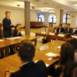 Suchedniów. III sesja Młodzieżowego Sejmiku Województwa Świętokrzyskiego / Jarosław Kubalski / Radio Kielce