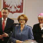 Spotkanie opłatkowe parlamentarzystów i dziennikarzy u wojewody świętokrzyskiego Agaty Wojtyszek. Michał Cieślak, poseł Porozumienia, Maria Zuba, poseł PiS, biskup Marian Florczyk / Jarosław Kubalski / Radio Kielce