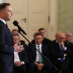 Uroczystość wręczenia rozporządzeń uznających nowe obiekty zabytkowe za Pomniki Historii / Jarosław Kubalski / Radio Kielce