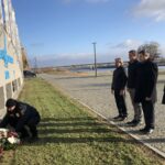 Obchody 151. rocznicy urodzin Marszałka Józefa Piłsudskiego. Od prawej: burmistrz Sandomierza Marcin Marzec, przewodniczący Rady Miasta Wojciech Czerwiec, wiceprzewodniczący Piotr Chojnacki i radny  Marek Chruściel / Grażyna Szlęzak-Wójcik / Radio Kielce