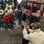 W Busku-Zdroju oficjalnie rozświetlono bożonarodzeniowe dekoracje / Marta Gajda / Radio Kielce