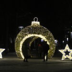 W Busku-Zdroju oficjalnie rozświetlono bożonarodzeniowe dekoracje / Marta Gajda / Radio Kielce