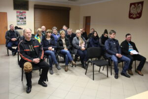 Mieszkańcy miejscowości Strzelce w gminie Oleśnica nie zgadzają się na planowaną w ich wsi budowę farmy fotowoltaicznej / Marta Gajda / Radio Kielce