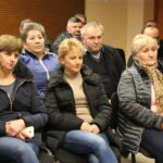 Mieszkańcy miejscowości Strzelce w gminie Oleśnica nie zgadzają się na  planowaną w ich wsi budowę farmy fotowoltaicznej / Marta Gajda / Radio Kielce