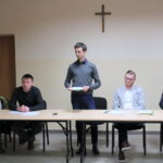 Mieszkańcy miejscowości Strzelce w gminie Oleśnica nie zgadzają się na  planowaną w ich wsi budowę farmy fotowoltaicznej / Marta Gajda / Radio Kielce