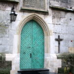 Drzwi bazyliki kolegiackiej Narodzenia Najświętszej Maryi Panny w Wiślicy po renowacji / Marta Gajda / Radio Kielce