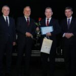 Gala XX Świętokrzyskiej Nagrody Jakości. Od lewej: Andrzej Bętkowski, marszałek województwa świętokrzyskiego, Grzegorz Banaś, radny sejmiku, Robert Jaworski, burmistrz Chęcin, Andrzej Pruś, przewodniczący sejmiku / Zbigniew Masternak / Urząd Marszałkowski Województwa Świętokrzyskiego