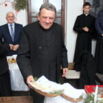 Wigilia dla ubogich, bezdomnych i  samotnych w domu parafialnym przy kościele św. Brata Alberta / Marta Gajda / Radio Kielce