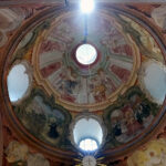 Jędrzejów. Kaplica bł. Wincentego Kadłubka, barokowa dzwonnica oraz XVIII-wieczna brama wjazdowa klasztoru cystersów w Jędrzejowie odzyskują dawny blask / Ewa Pociejowska-Gawęda / Radio Kielce