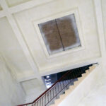 Jędrzejów. Kaplica bł. Wincentego Kadłubka, barokowa dzwonnica oraz XVIII-wieczna brama wjazdowa klasztoru cystersów w Jędrzejowie odzyskują dawny blask / Ewa Pociejowska-Gawęda / Radio Kielce