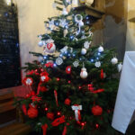 Jędrzejów. Patriotyczne choinki w klasztorze Ojców Cystersów / Ewa Pociejowska-Gawęda / Radio Kielce