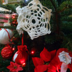 Jędrzejów. Patriotyczne choinki w klasztorze Ojców Cystersów / Ewa Pociejowska-Gawęda / Radio Kielce