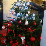 Jędrzejów. Patriotyczne choinki w klasztorze Ojców Cystersów / Ewa Pociejowska-Gawęda / Radio Kielce