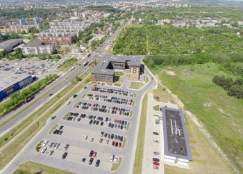 07.06.2017 Kielce. Starostwo Powiatowe i parking. / Jarosław Kubalski / Radio Kielce