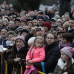 06.01.2018 Kielce. Orszaki Trzech Króli spotkały się na Placu Jana Pawła II / Jarosław Kubalski / Radio Kielce