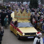 06.01.2018 Kielce. Orszaki Trzech Króli spotkały się na Placu Jana Pawła II / Jarosław Kubalski / Radio Kielce