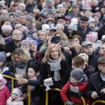 06.01.2018 Kielce. Orszaki Trzech Króli spotkały się na Placu Jana Pawła II / Jarosław Kubalski / Radio Kielce