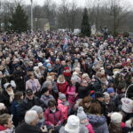 06.01.2018 Kielce. Orszaki Trzech Króli spotkały się na Placu Jana Pawła II / Jarosław Kubalski / Radio Kielce