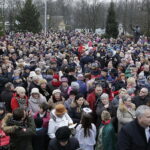 06.01.2018 Kielce. Orszaki Trzech Króli spotkały się na Placu Jana Pawła II / Jarosław Kubalski / Radio Kielce