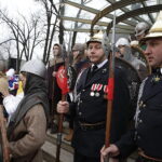 06.01.2018 Kielce. Orszaki Trzech Króli spotkały się na Placu Jana Pawła II / Jarosław Kubalski / Radio Kielce