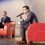 06.03.2018 Kielce. Targi Kielce. Marc Lemaitre, Dyrektor Generalny do spraw Polityki Regionalnej i Miejskiej w Komisji Europejskiej podczas dyskusji o przyszłości unijnego budżetu. Z lewej prowadzący dyskusję Bartłomiej Zapała / Jarosław Kubalski / Radio Kielce