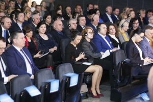 06.03.2018 Kielce. Targi Kielce. Marc Lemaitre, Dyrektor Generalny do spraw Polityki Regionalnej i Miejskiej w Komisji Europejskiej podczas dyskusji o przyszłości unijnego budżetu / Jarosław Kubalski / Radio Kielce