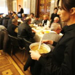 31.03.2018 Kielce. WDK.. Wielkanocne śniadanie dla bezdomnych, ubogich i samotnych / Jarosław Kubalski / Radio Kielce